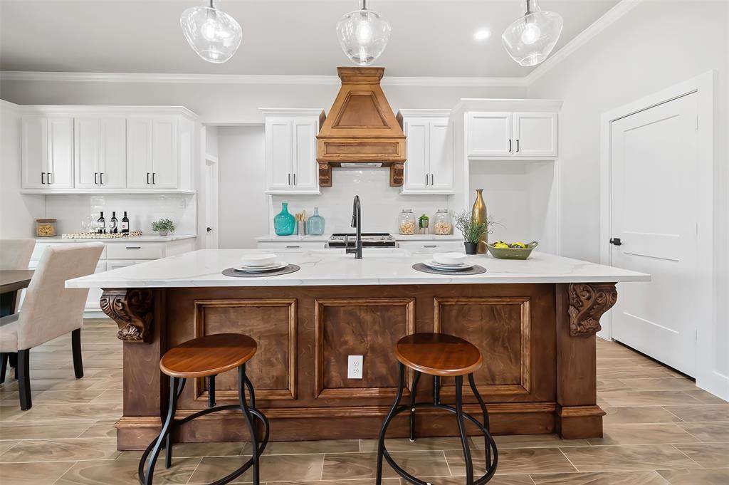 207 Colonial Drive - Photo 1