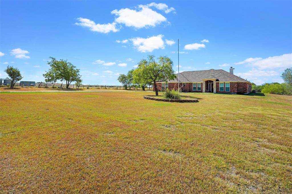 1910 Fm 1187 - Photo 1
