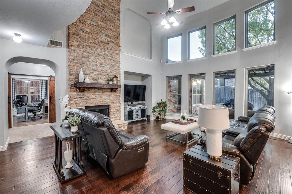 910 Forest Park Court - Photo 1