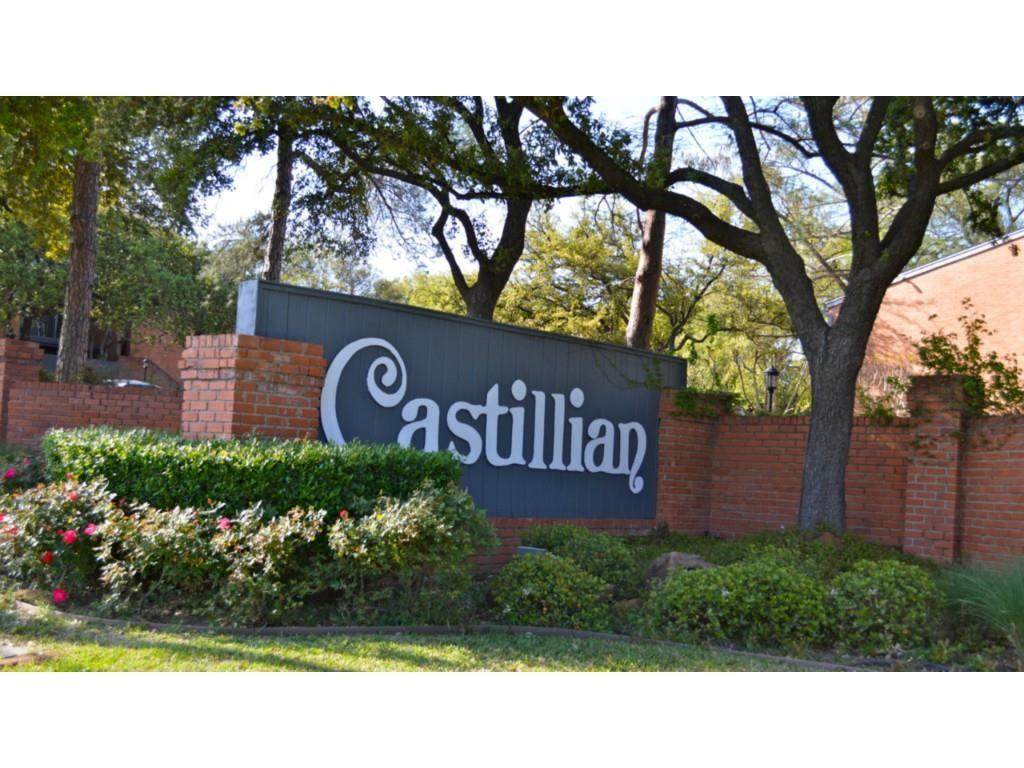 576 Avenue J - Photo 1