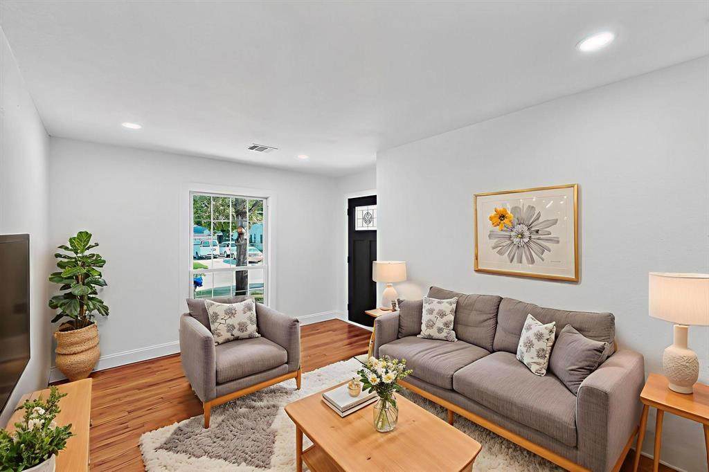 1105 Ryan Avenue - Photo 1