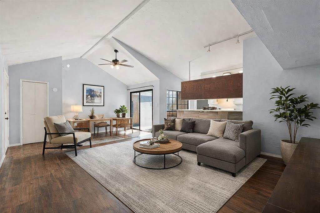 621 Stonehenge Drive - Photo 1