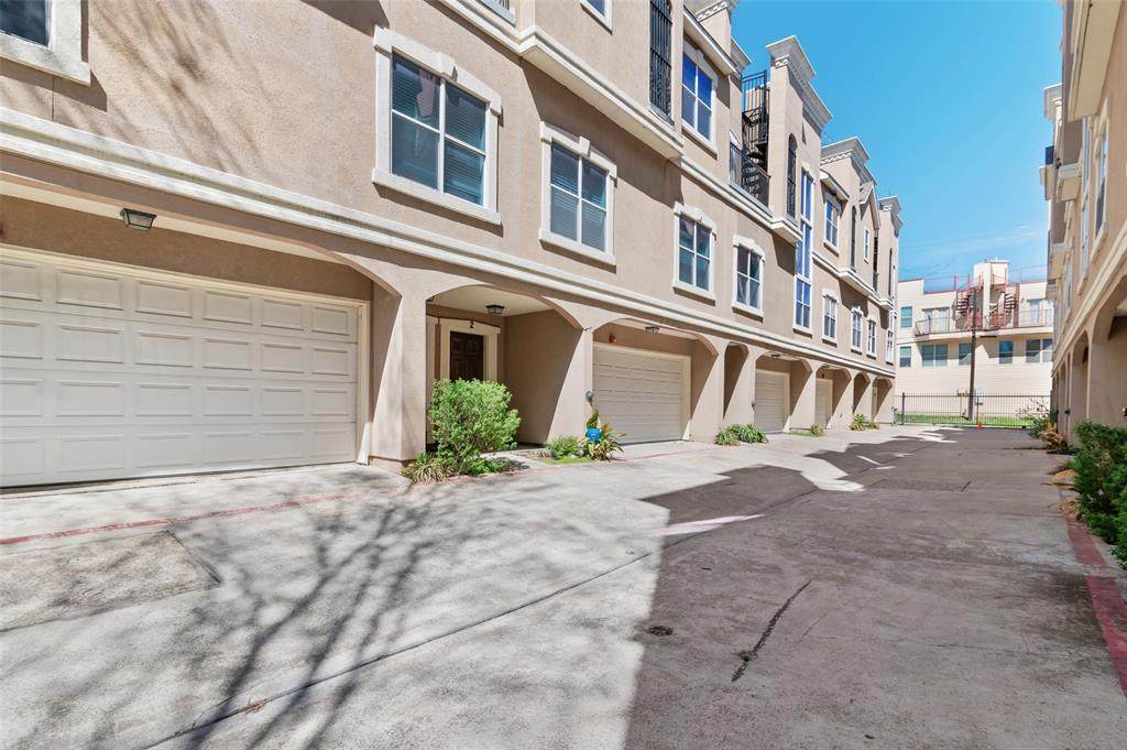 5609 Lindell Avenue - Photo 1