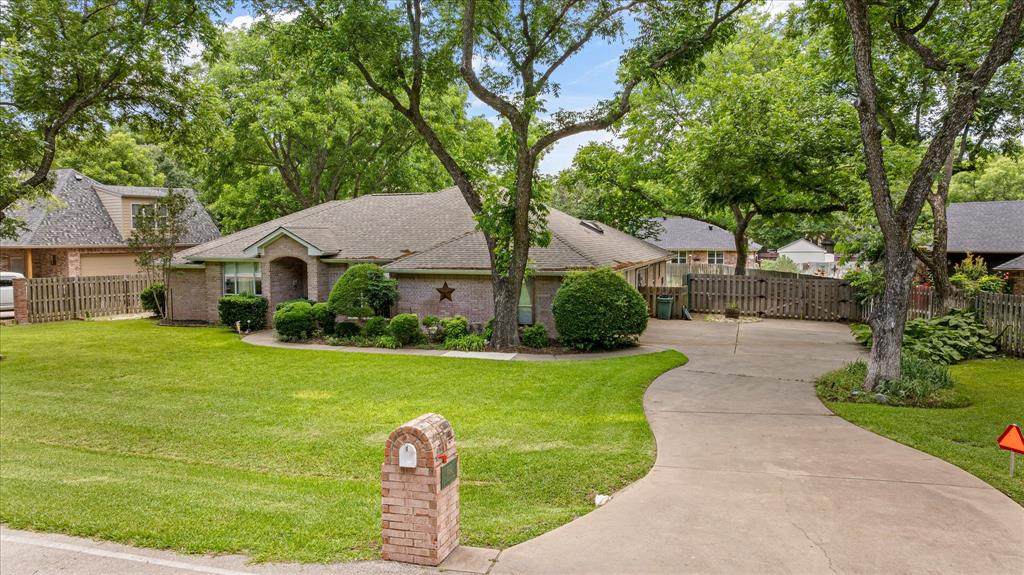 8912 Green Leaves Drive - Photo 1