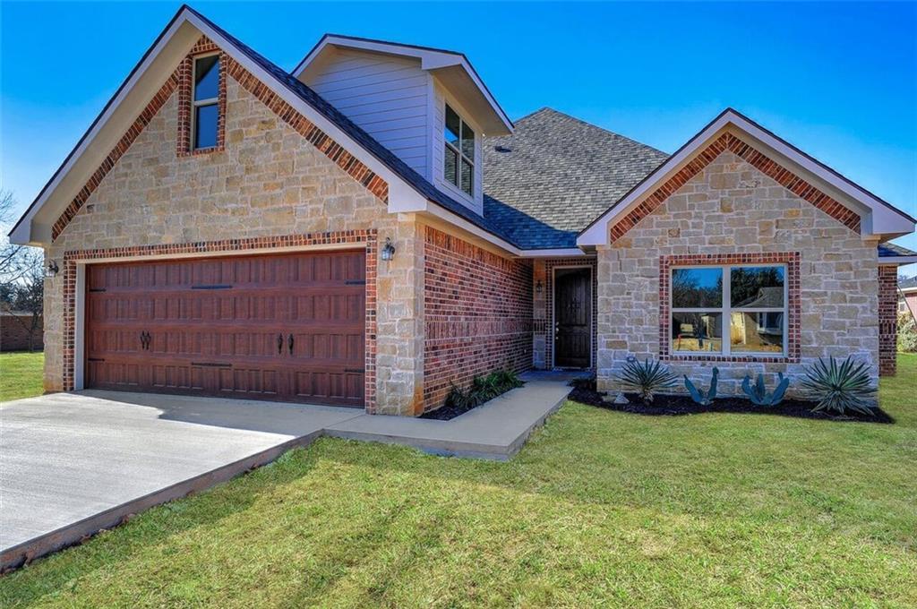 304 Navajo Trail - Photo 1