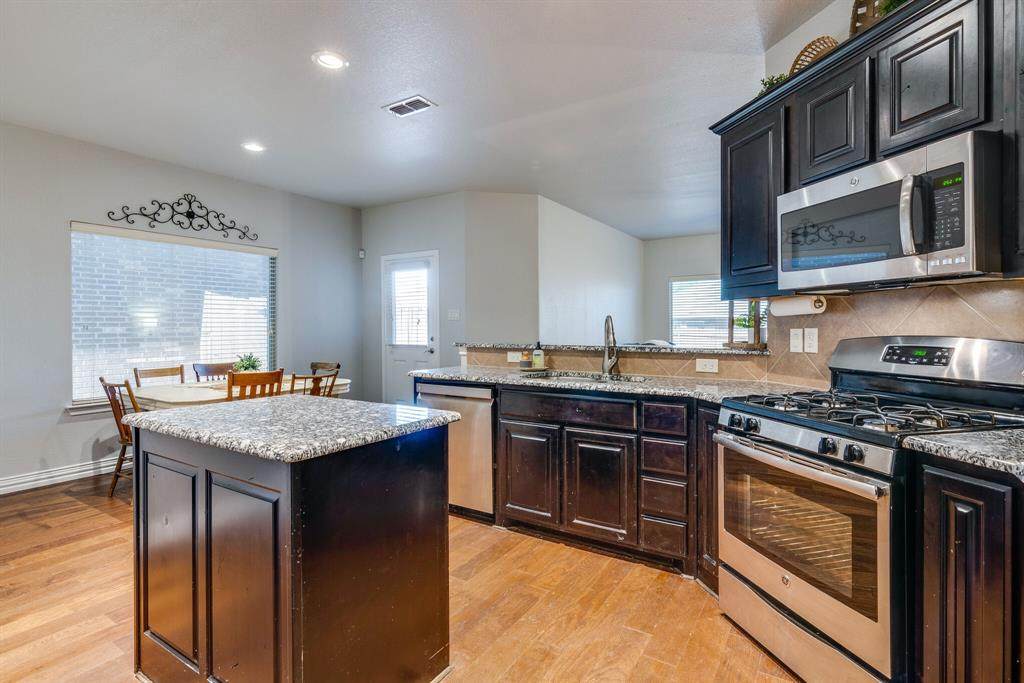 2913 Maple Creek Drive - Photo 1