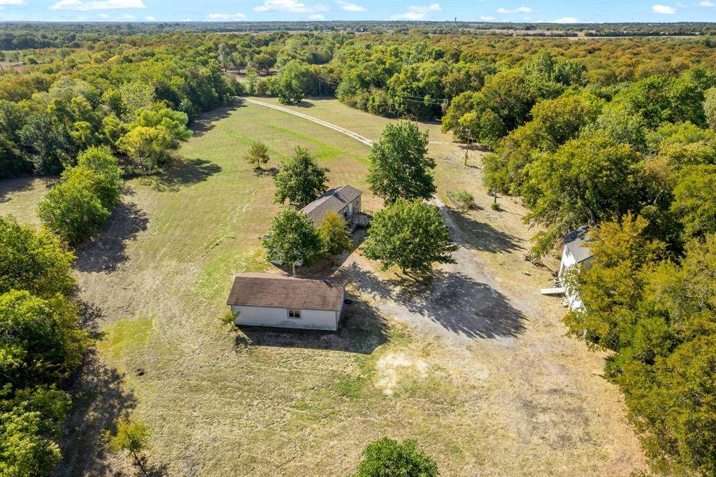 4924 Private Road 2671 - Photo 1
