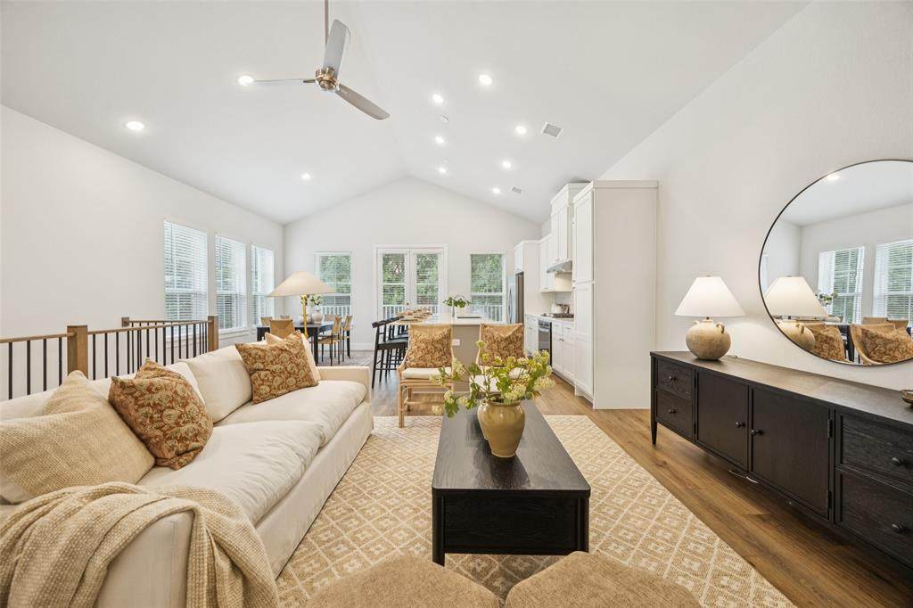1028 Cavour Place - Photo 1