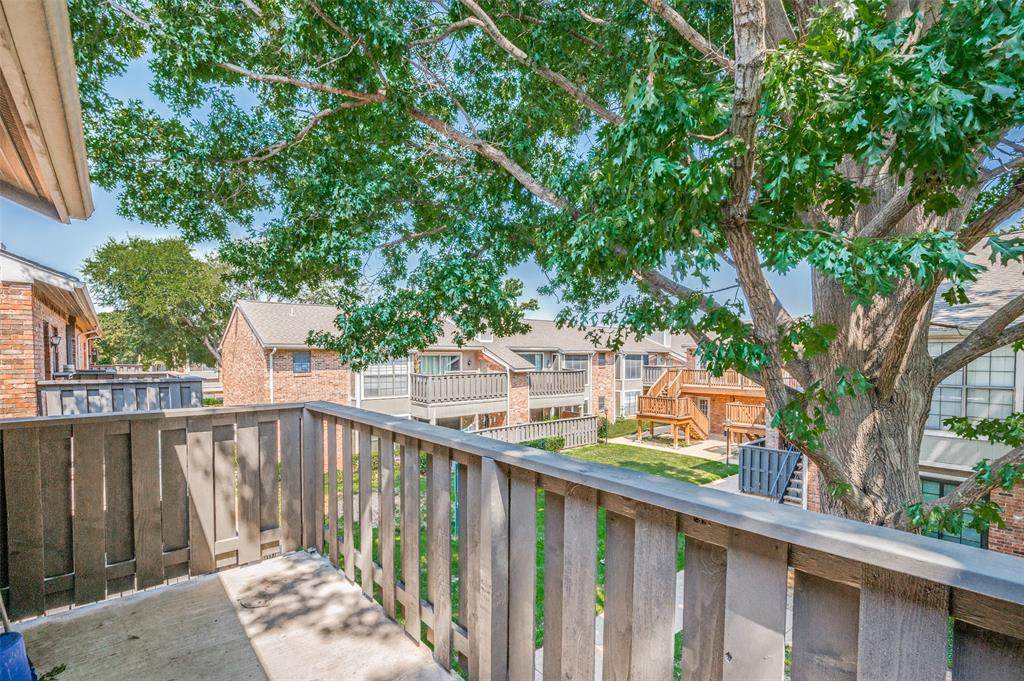 401 Pebble Way - Photo 1