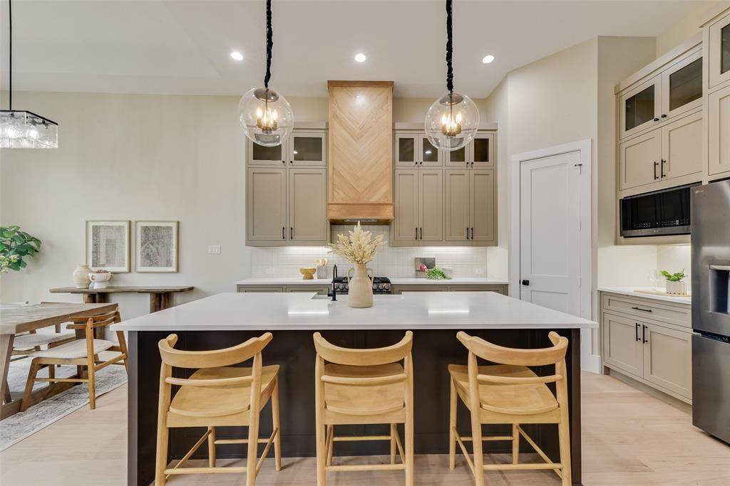 712 Wildwood Drive - Photo 1