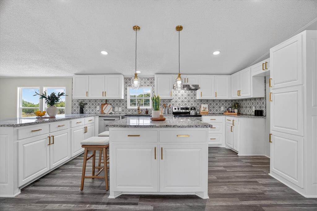 102 Sunshine Meadows Court - Photo 1