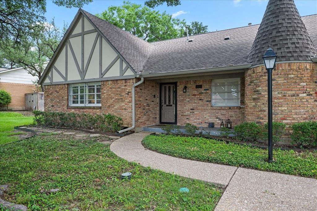 7610 Meadow Oaks Drive - Photo 1