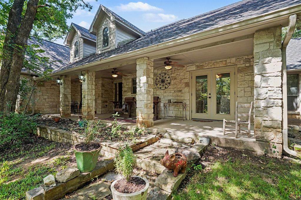 126 Willow Creek Circle - Photo 1