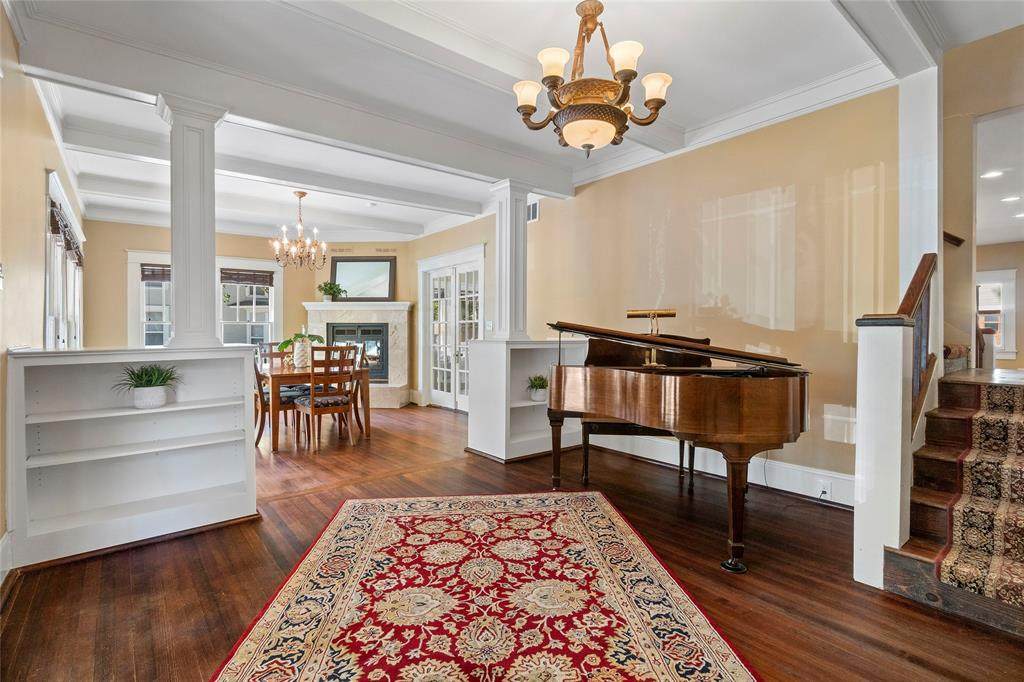 4801 Worth Street - Photo 1