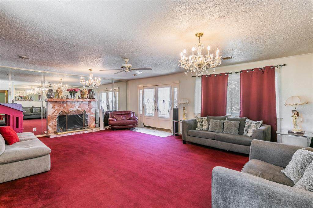 6207 Lyndon B Johnson Freeway - Photo 1
