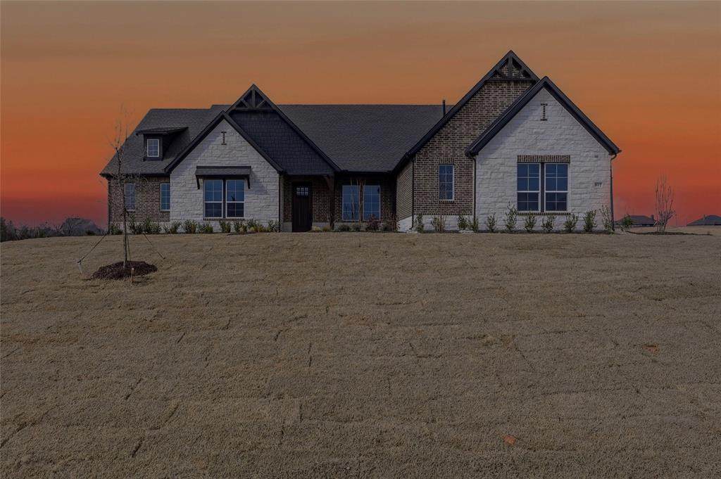 812 Valley Ridge Road - Photo 1