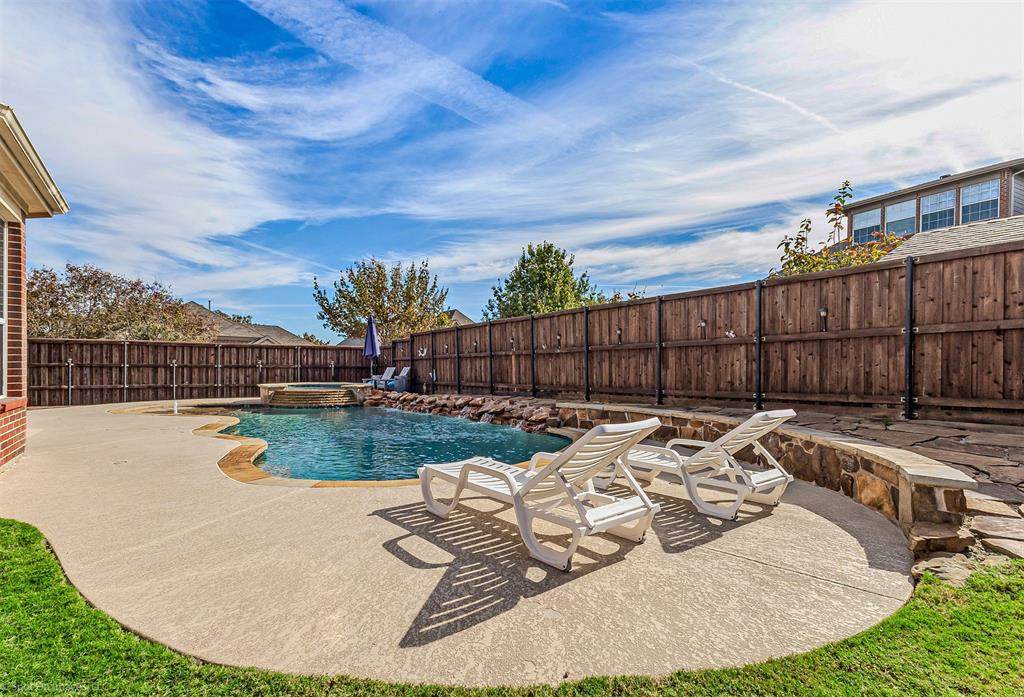 204 Leonard Way - Photo 1