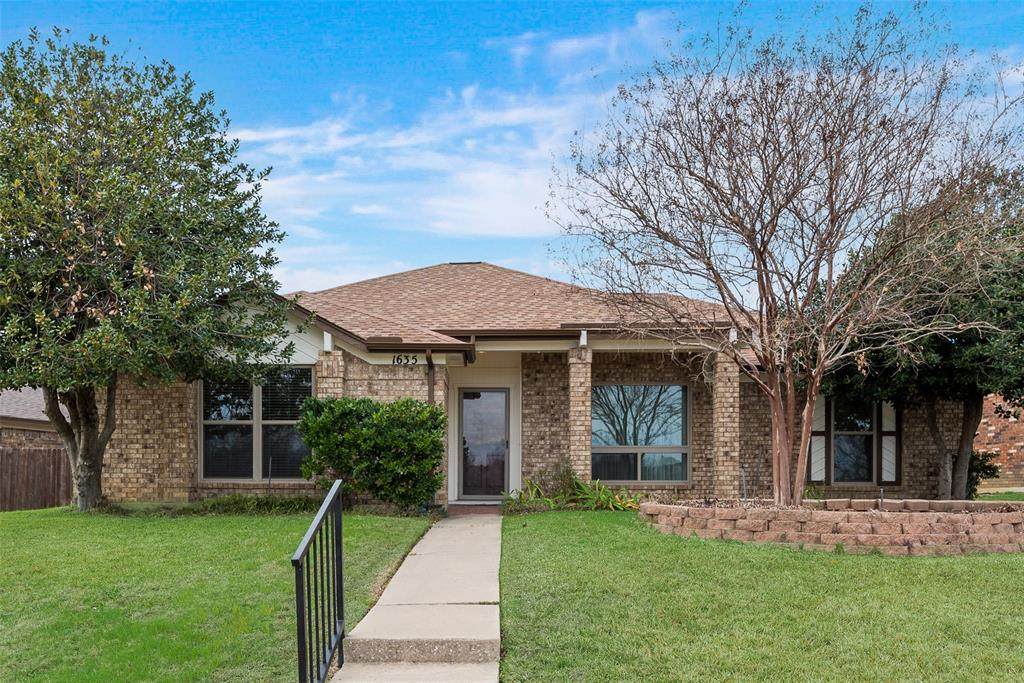1635 Cemetery Hill Road - Photo 1