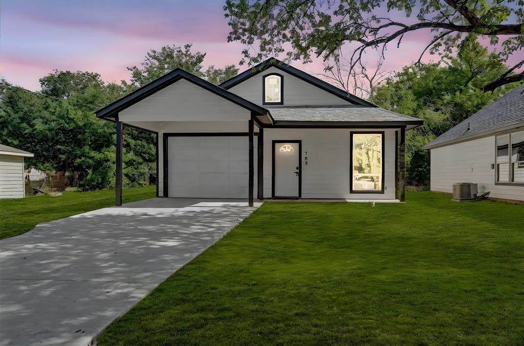 705 Hanna Street - Photo 1