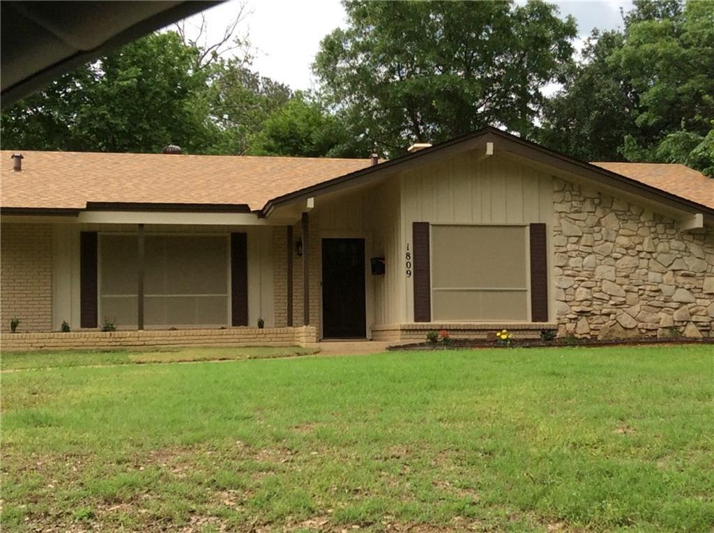 1809 Thomas Place - Photo 1