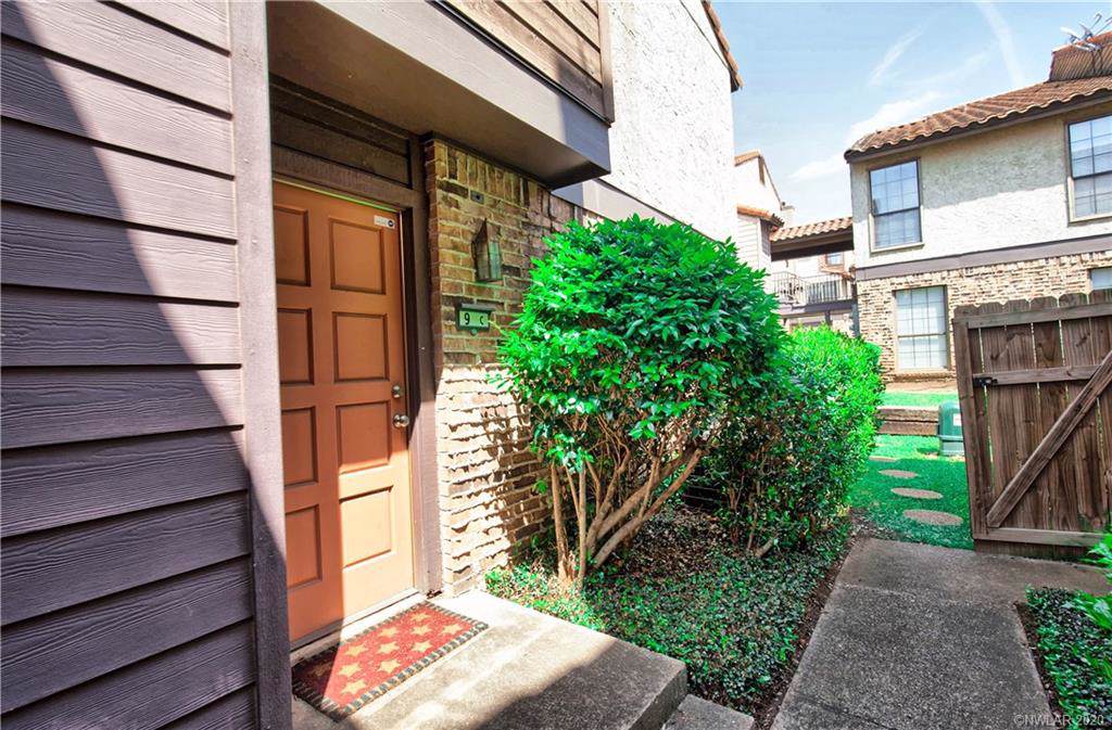 3100 Fairfield - Photo 1