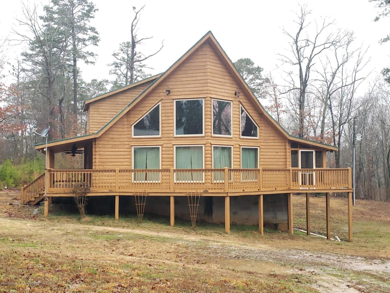 427 Lakeview Drive - Photo 1