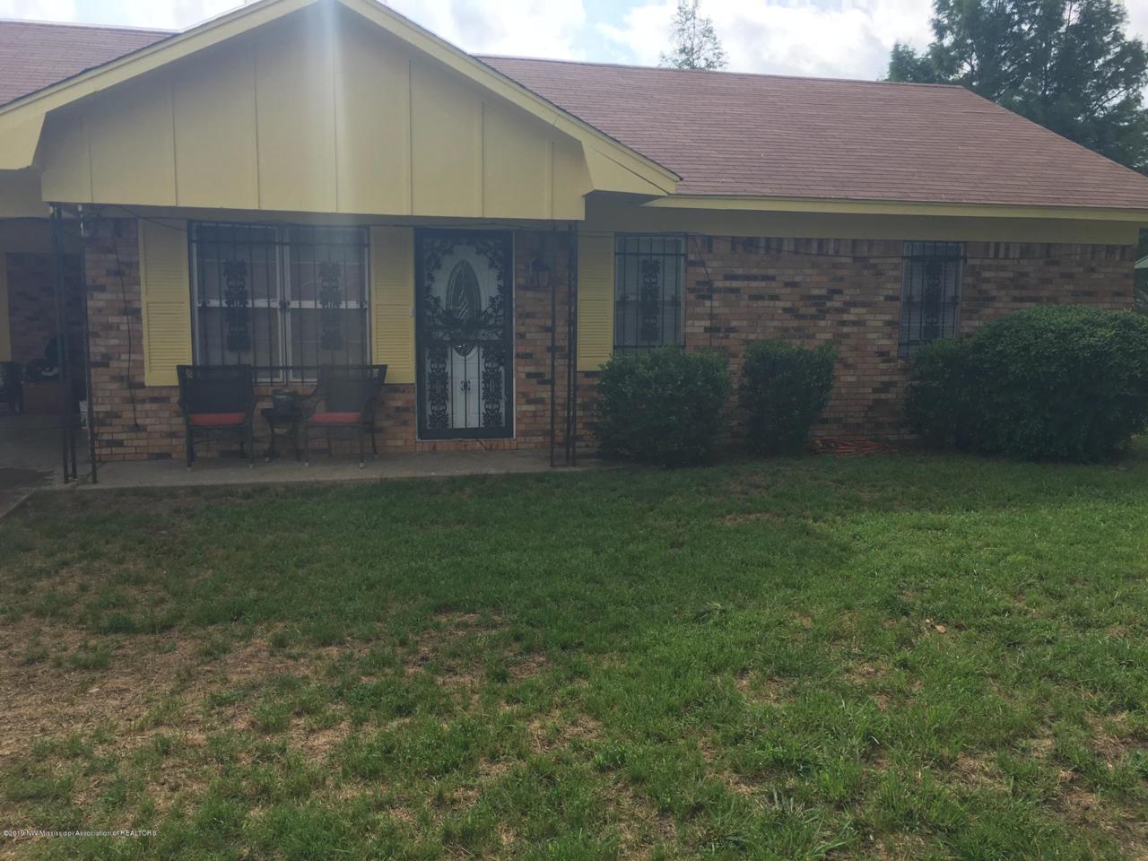 1126 Park Cove - Photo 1