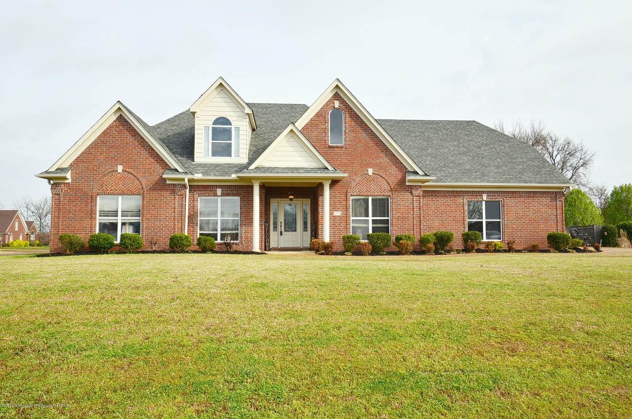 3779 East Pointe Drive - Photo 1