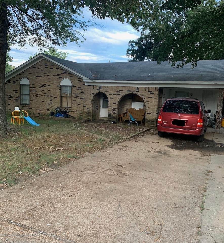 6320 Greenbriar Drive - Photo 1