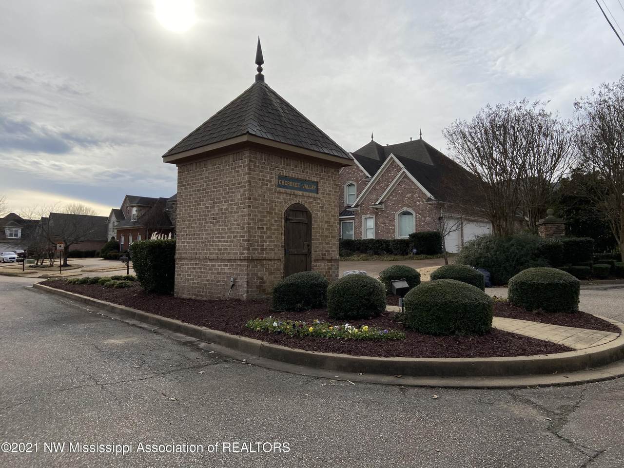 6800 Indigo Lake Drive - Photo 1