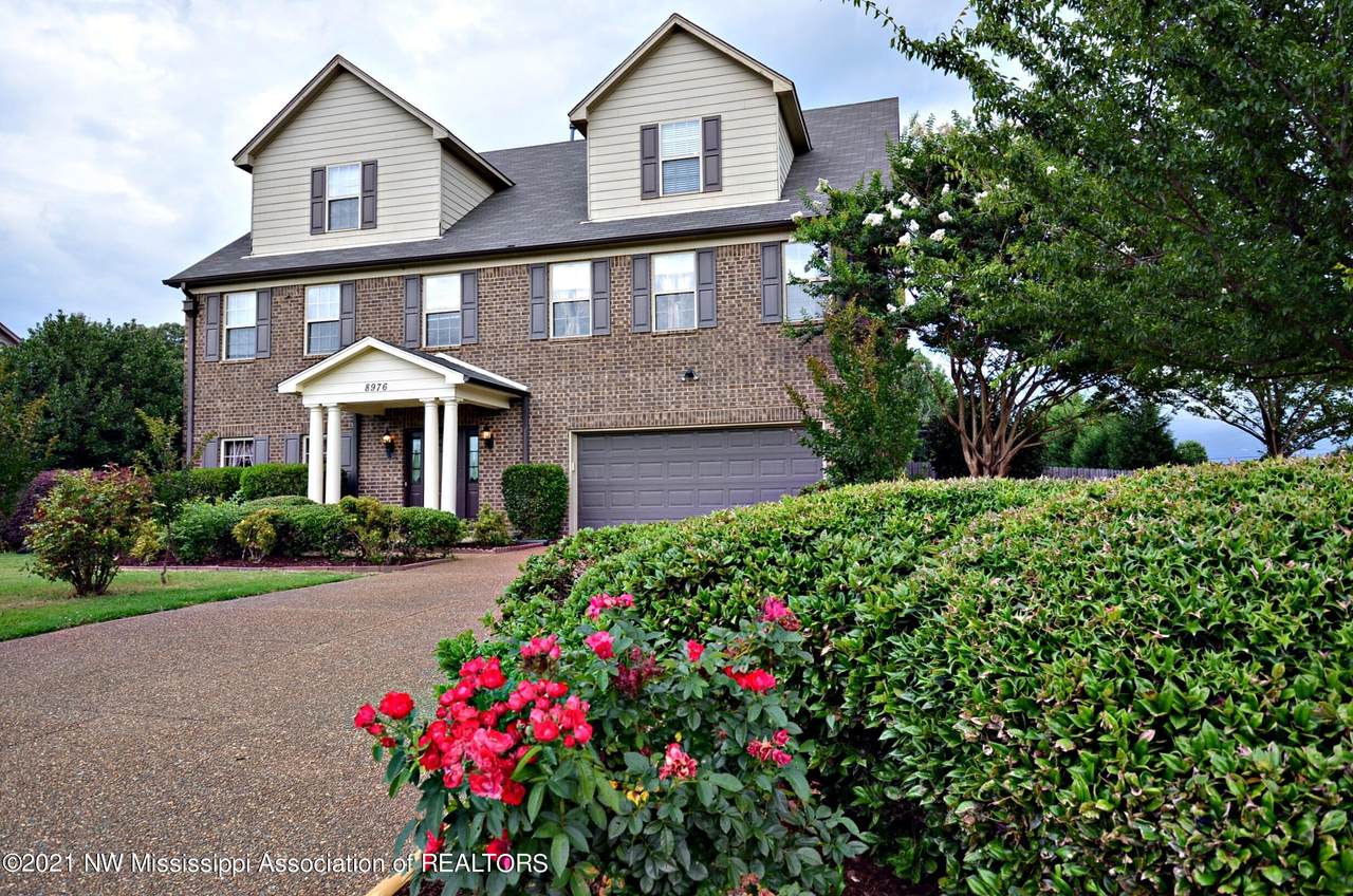 8976 Courtly Circle - Photo 1