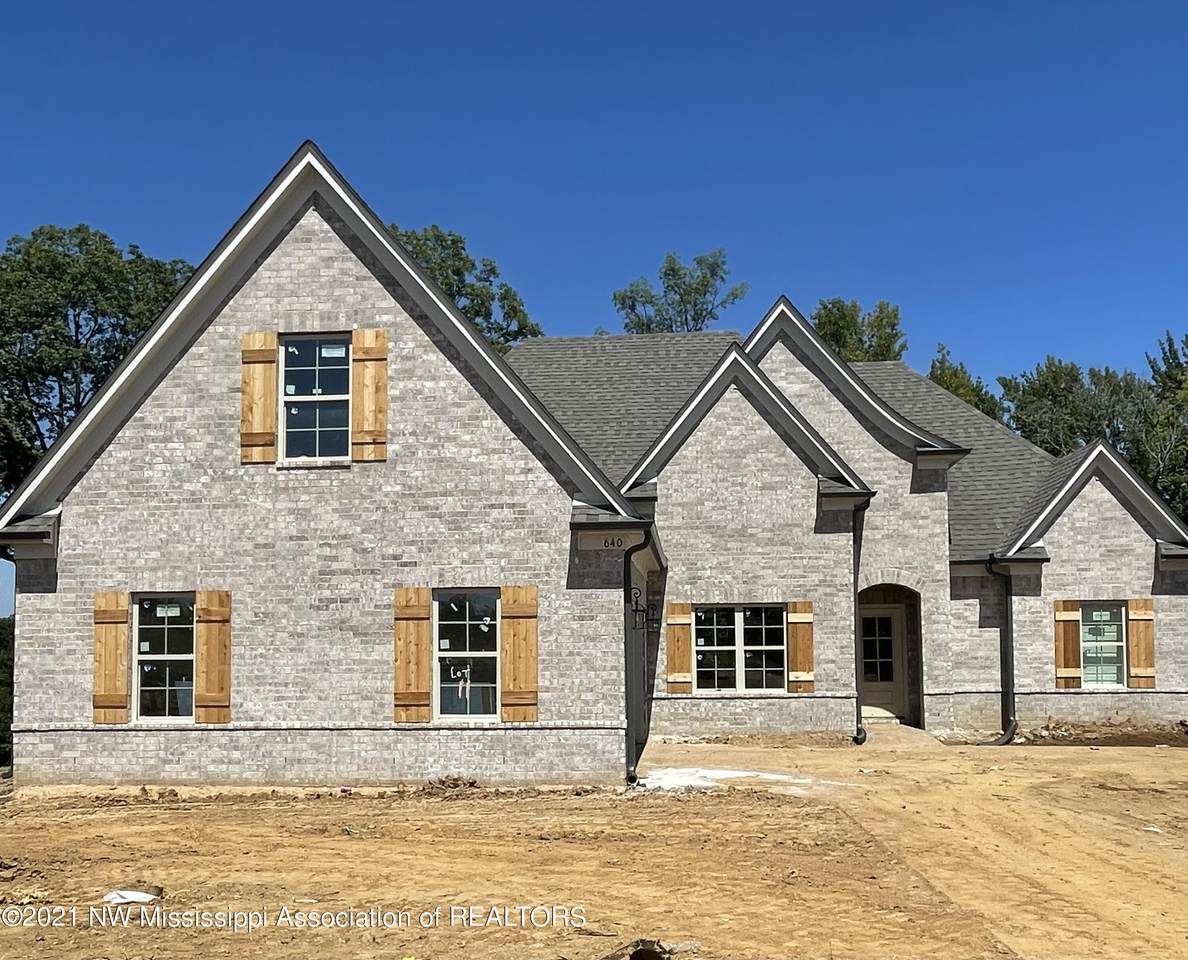 640 Dudley Drive - Photo 1