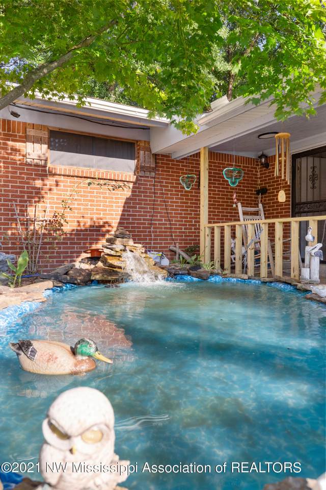 1405 Town And Country Drive - Photo 1
