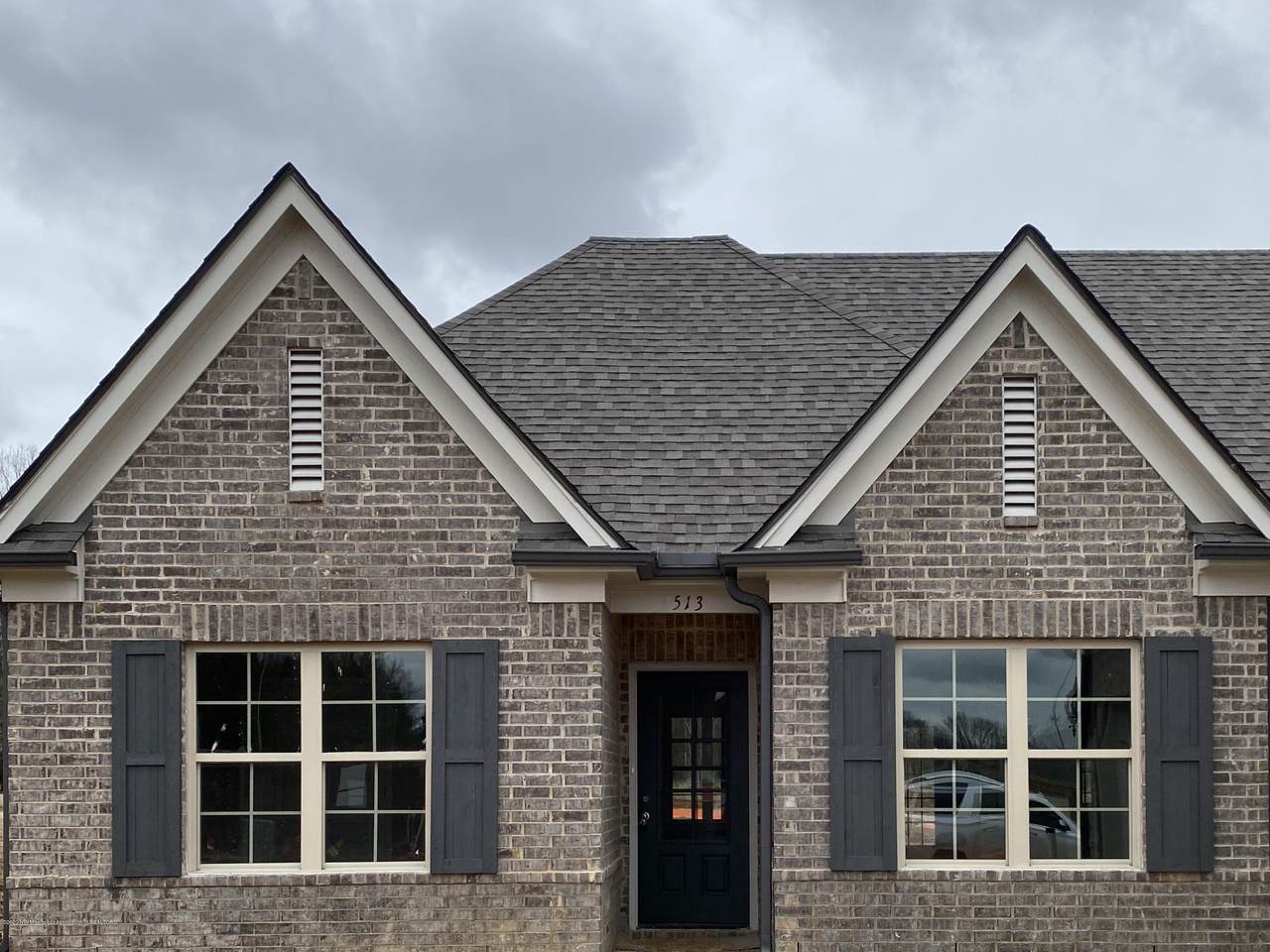 513 Abey Lane - Photo 1