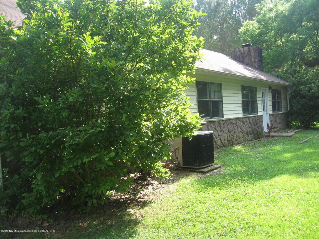 709 Co Rd 445 - Photo 1