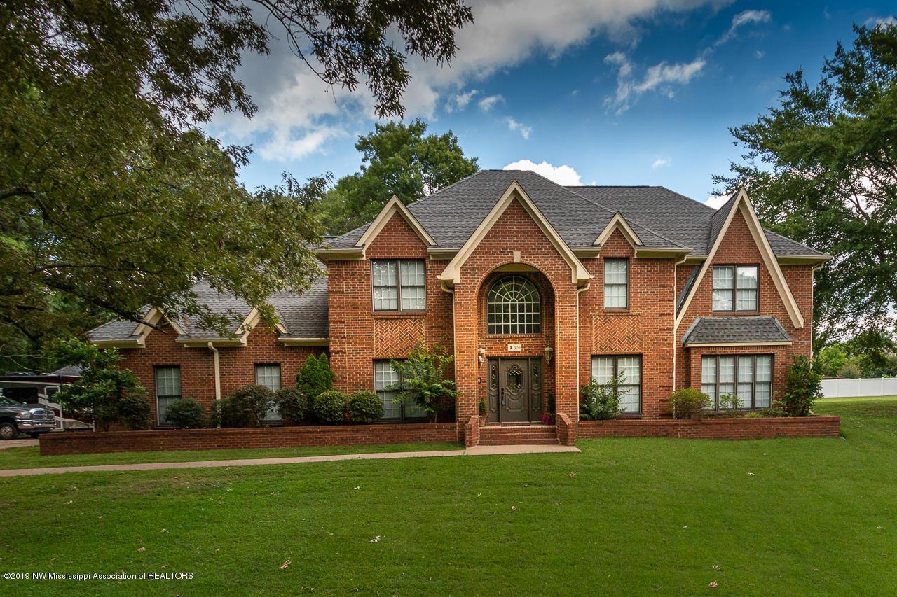 370 Country Club Drive - Photo 1