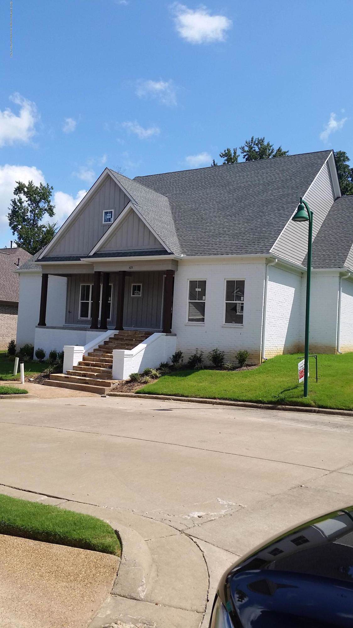 425 Beacon Hill Drive - Photo 1
