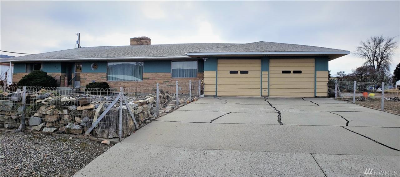 320 Sunny Dr - Photo 1