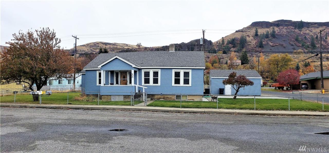 400 Roosevelt Dr - Photo 1