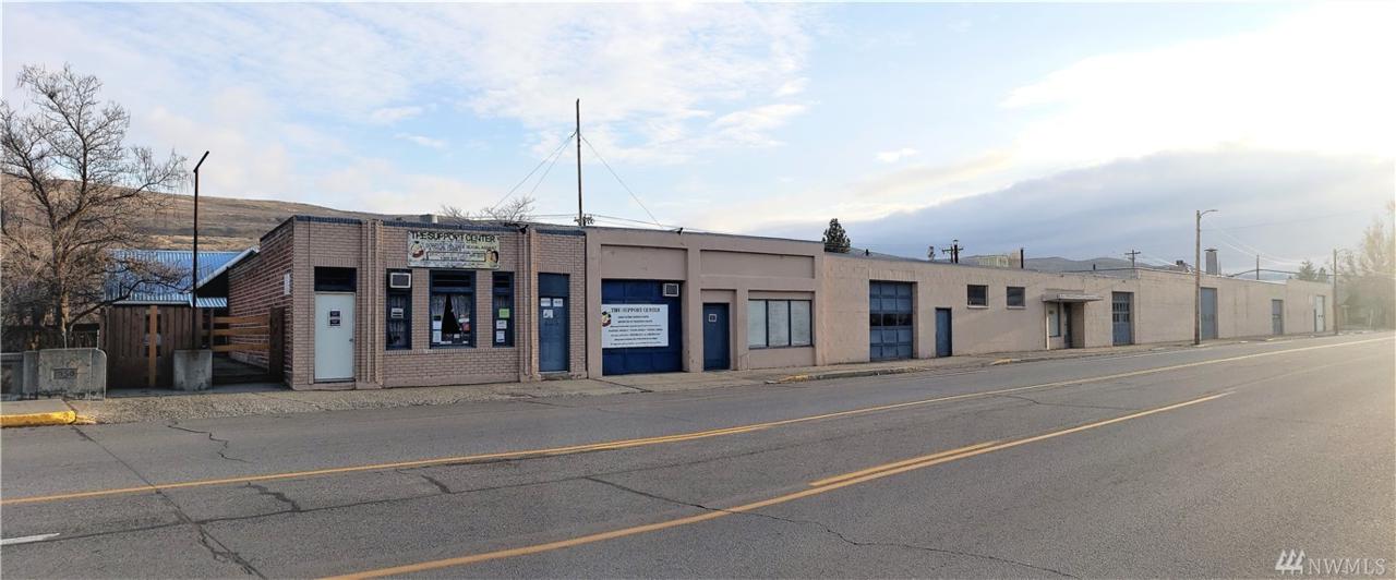647 2nd Ave - Photo 1
