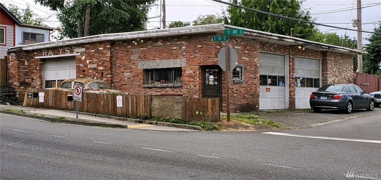 10401 51st Ave - Photo 1