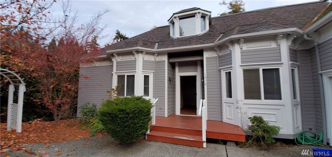 1016 Holcomb St - Photo 1