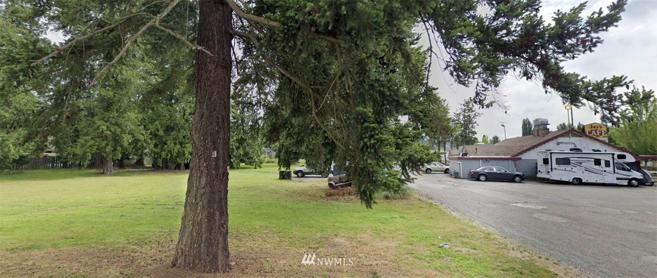 7520 Bothell Way - Photo 1