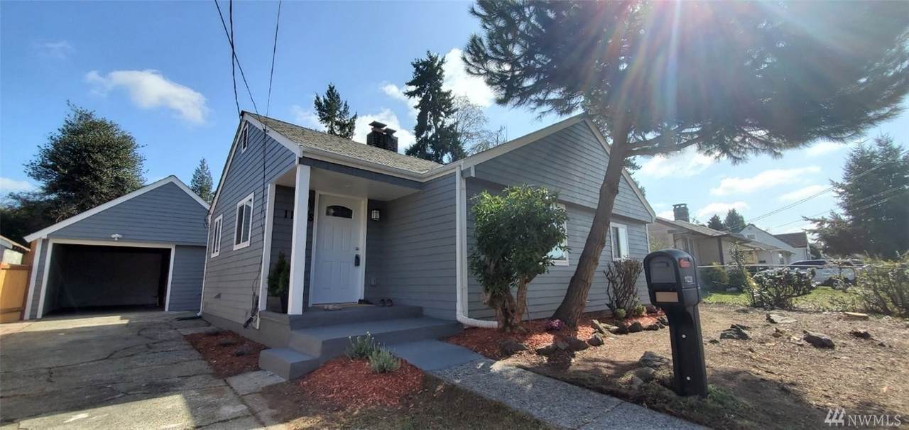 11228 Woodley Ave - Photo 1