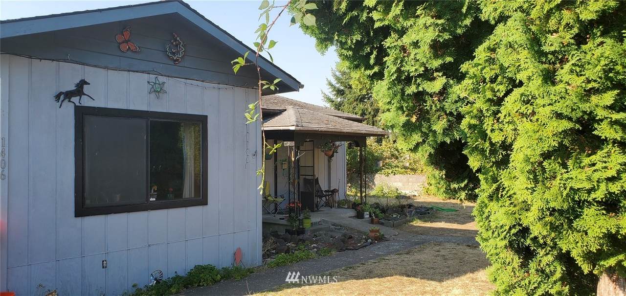 1406 Lewis Street - Photo 1