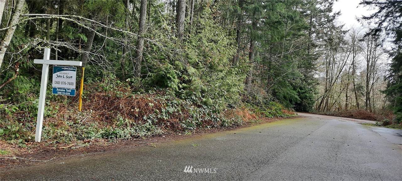 7 Woodridge Drive - Photo 1