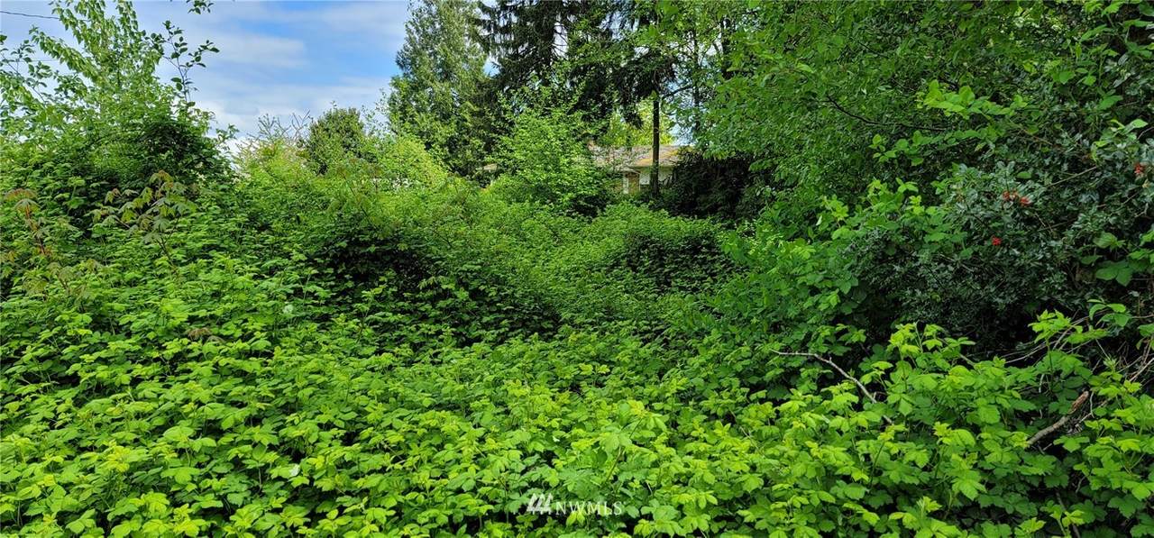 12044 Des Moines Memorial Drive - Photo 1