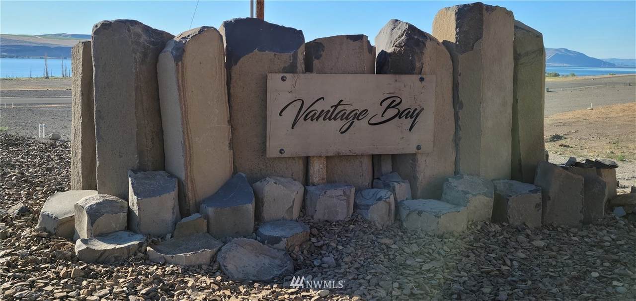 341 Bridgeview Drive - Photo 1