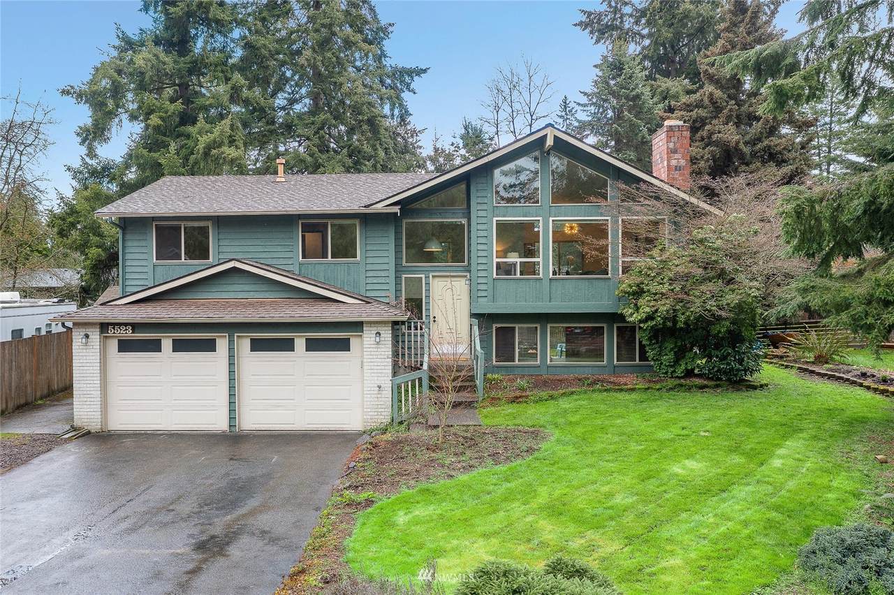 5523 153rd Street - Photo 1