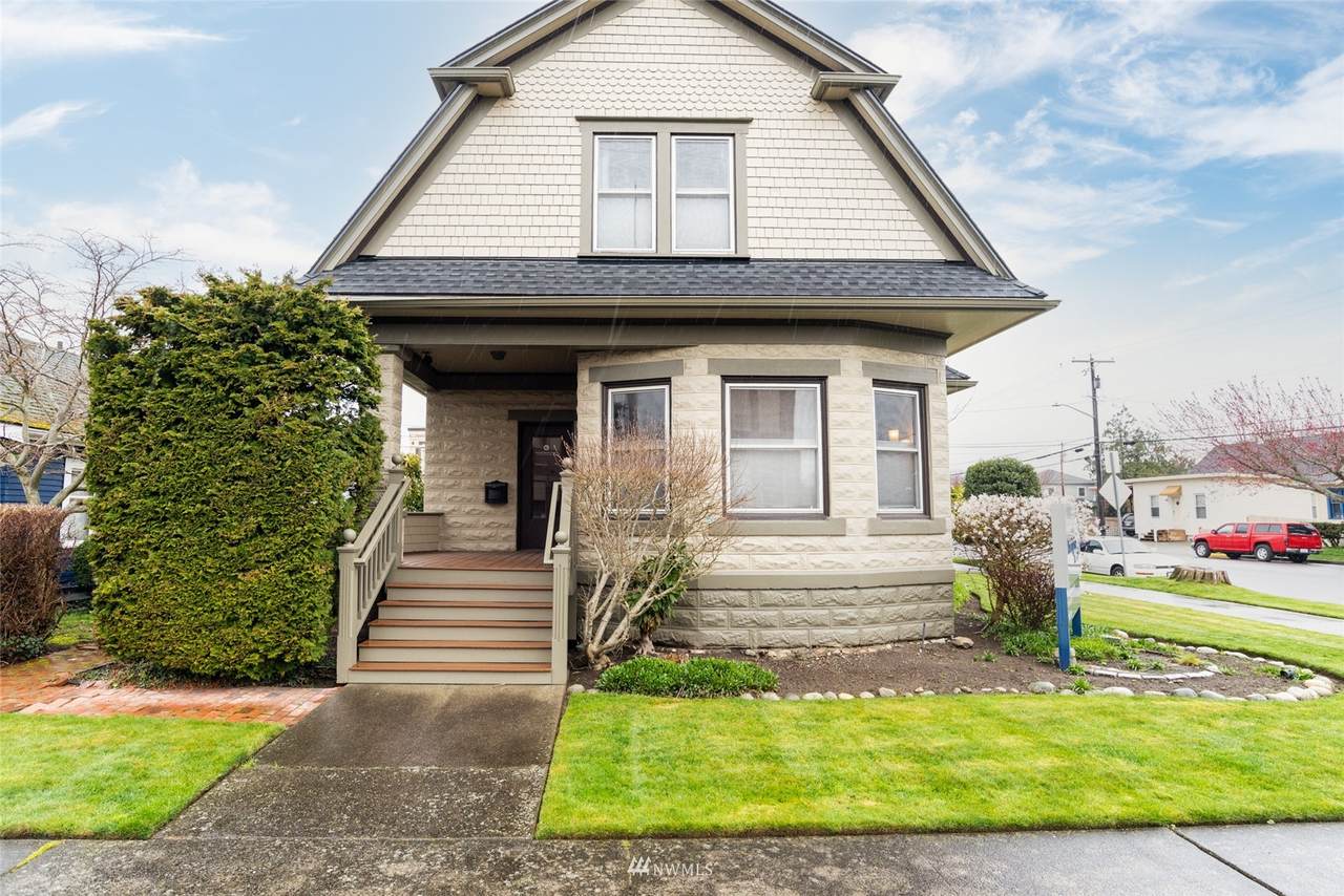 902 7th - Photo 1